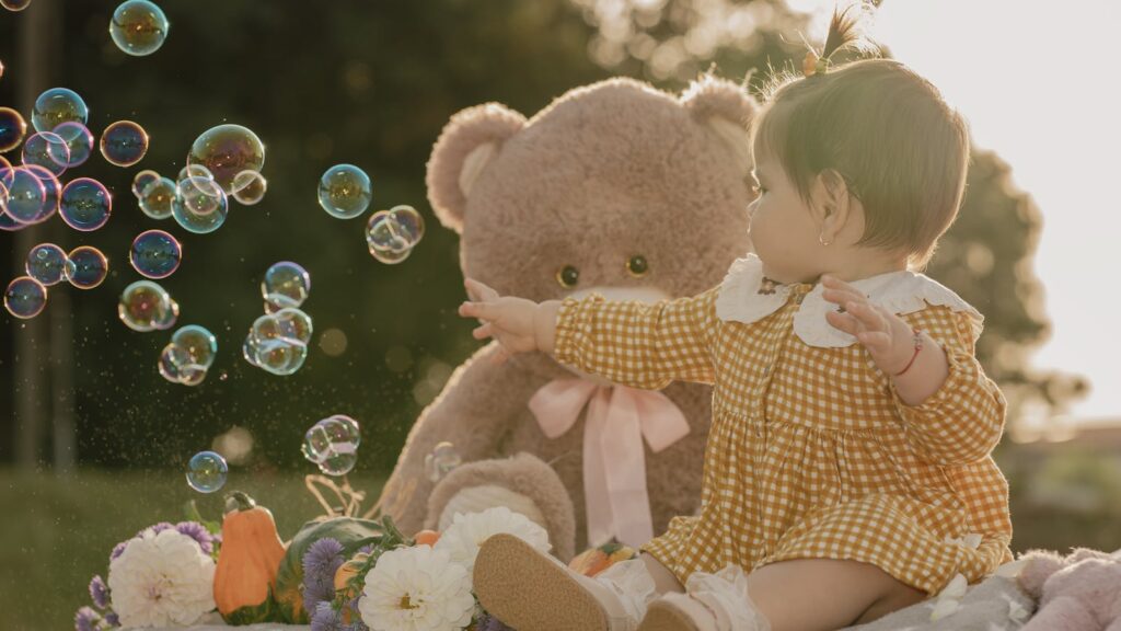 Que faire dehors avec un bébé de 18 mois ? 10 idées testées 🌿