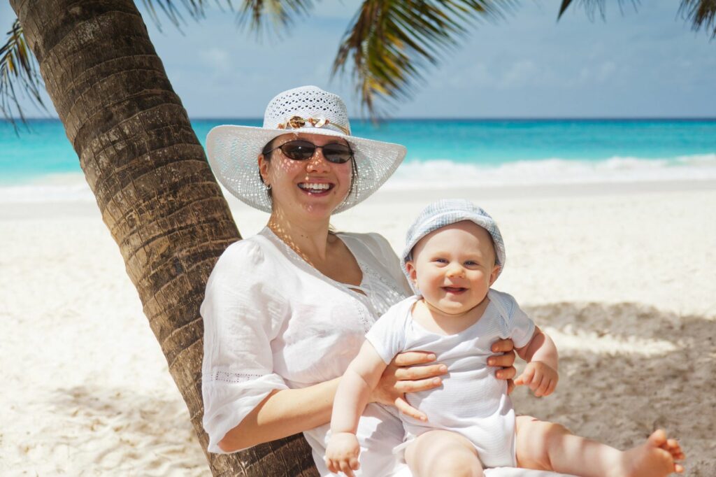 La liste valise bébé pour les vacances : tout ce qu&rsquo;il ne faut pas oublier
