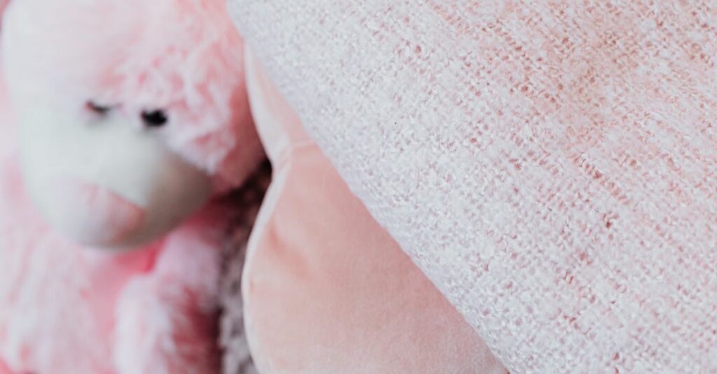 La peluche lestée pour bébé : est-ce que ça aide vraiment à dormir ?