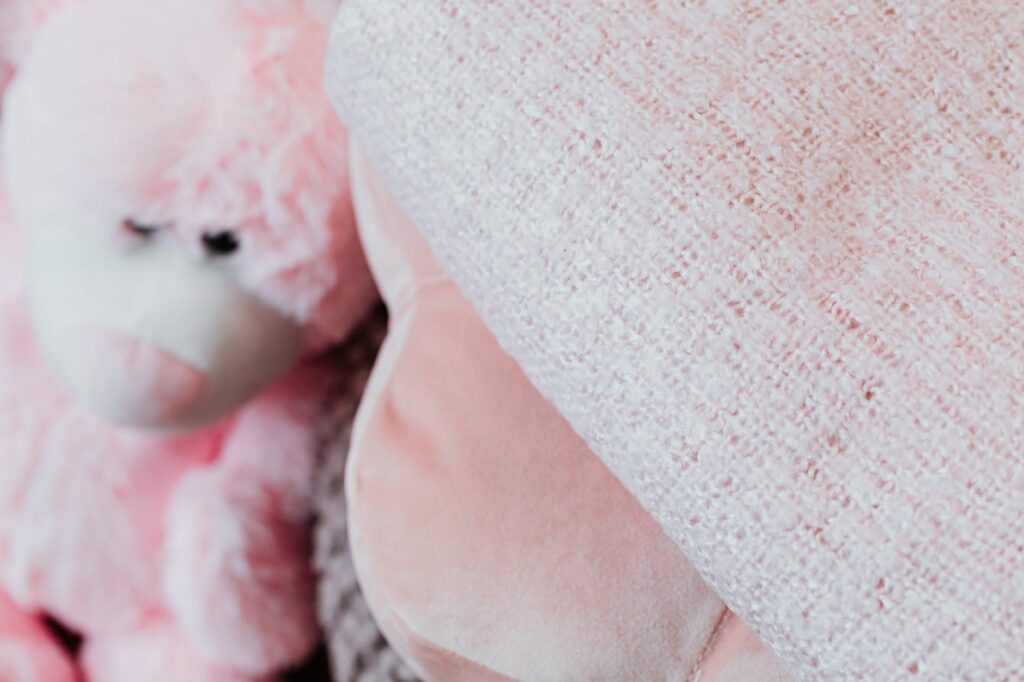Peluche interactive bébé : le guide honnête pour choisir (et ne pas se tromper)